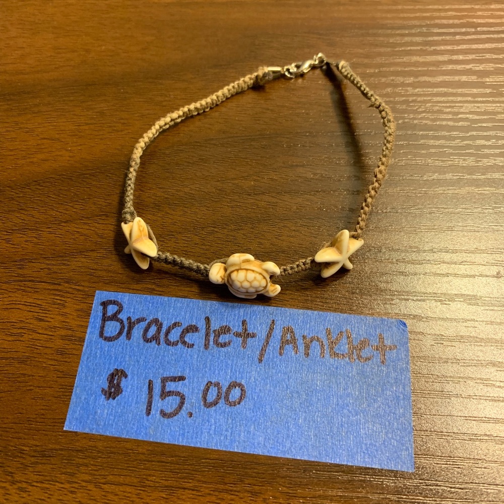 Adjustable hemp bracelet